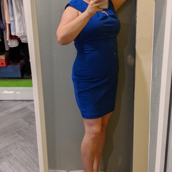 Dress - Picture 5 of 6